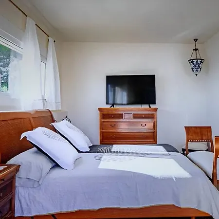 Seafront Villa With Private Pool And Sea View Chalet