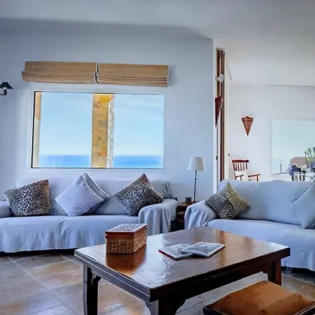 Seafront Villa With Private Pool And Sea View *